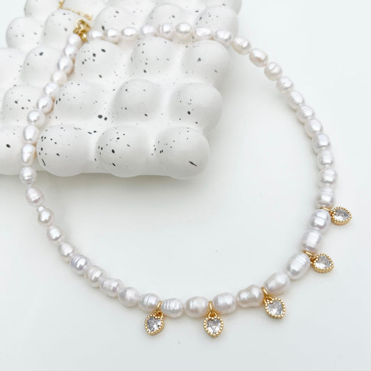 The Sparkly Pearls Necklace